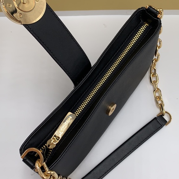 MICHAEL KORS
Carmen Small Shoulder
Pochette Bag
Black
NWT - Picture 12 of 16